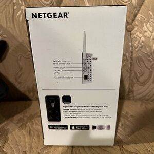 New In Box Netgear Wifi Extender